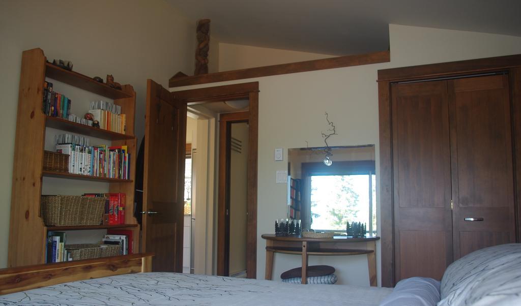 Wild Coast Chalets Port Renfrew Habitación foto