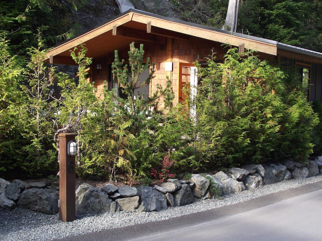 Wild Coast Chalets Port Renfrew Habitación foto
