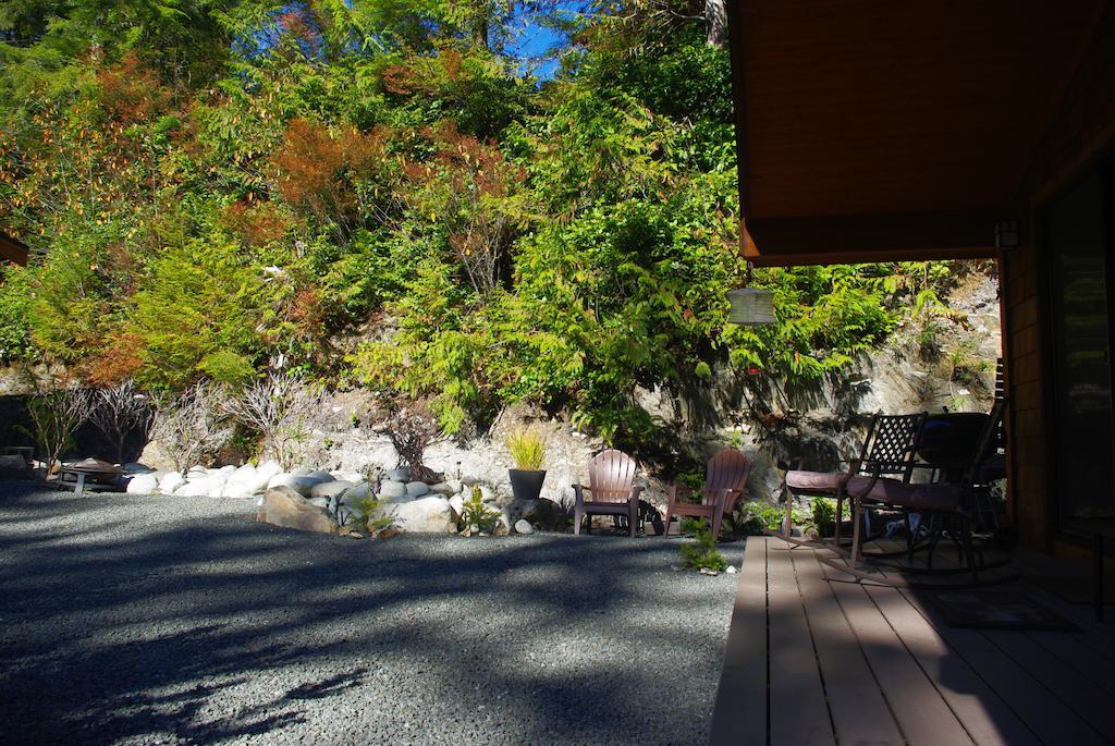 Wild Coast Chalets Port Renfrew Habitación foto